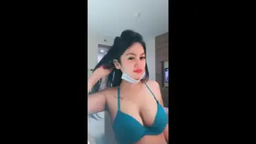 Cewek Toge Montok Live Pamer Full Body Rekor Lumer WOT HD poster